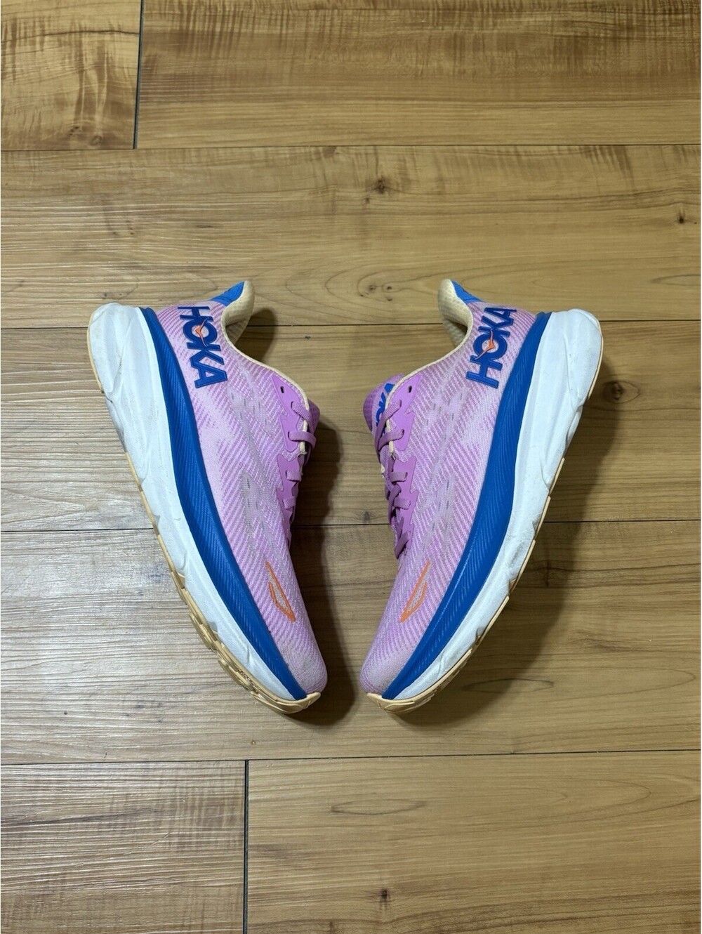 Hoka Clifton 9 Womens Size 9.5B Cyclamen Sweet Lilac Running Shoes Comfort